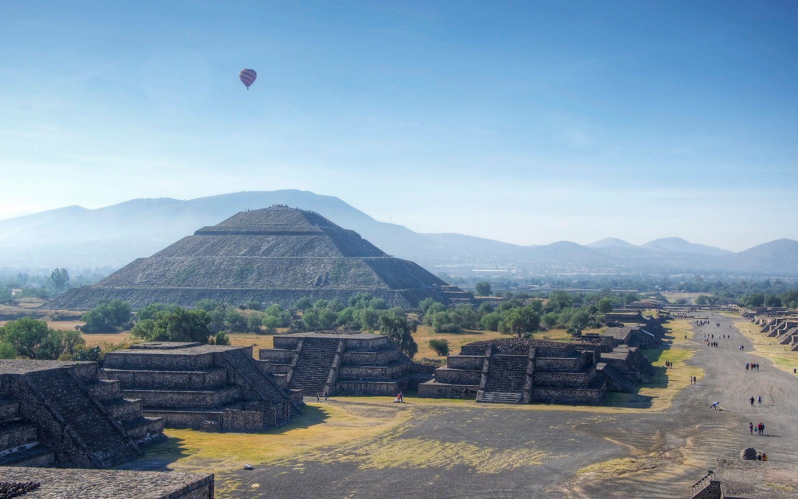 A Captivating Day Trip to Teotihuacan from Mexico City by Bus ...